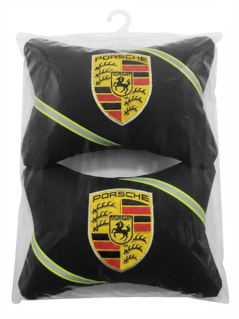 طقم مخادع (مخدات) رأس للسيارة باللون الأسود وتصميم فاخر يحمل شعار بورش (Porsche) الأصلي مع خطوط عاكسة،